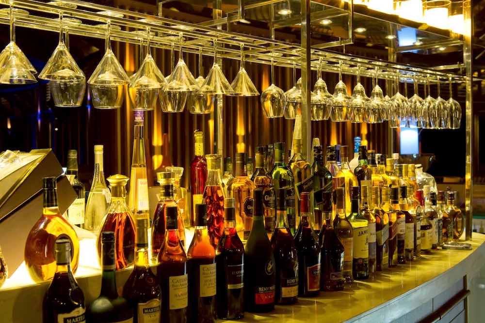 Meeru Bar & Grill at Hideaway Beach Resort and Spa thumbnail 4